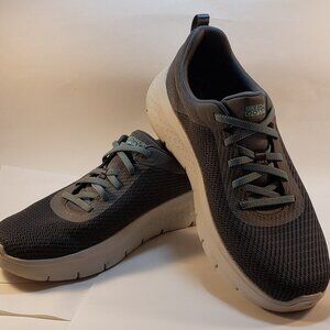 Skechers Men's Gray GOwalk athletic walking shoes, size 10